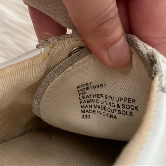 Steve Madden White Leather Blue Red Star Print 4th of July America Post Sneakers - Picture 8 of 11